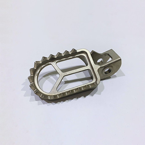 脫蠟鑄造件-重機用腳踏板